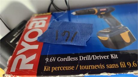 Ryobi 9.6V Cordless Drill/Driver Set needs new battery