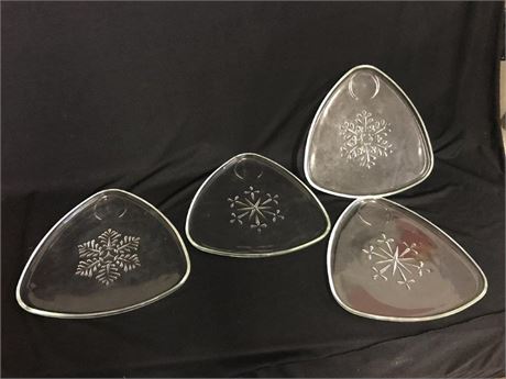 4 Clear Triangle Snowflake Plates