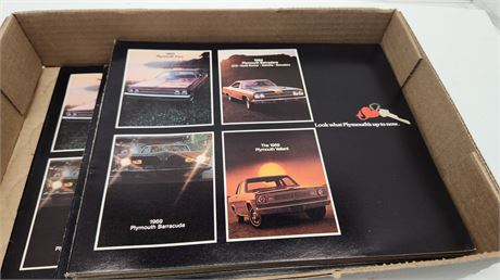(17) 1969 Plymouth New Model Book