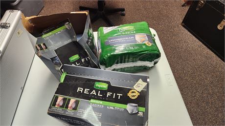 Lot Of Adult Diapers size  L / XL