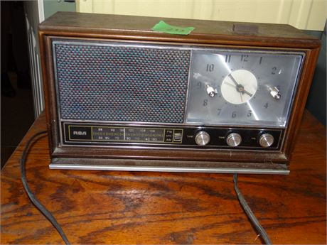 Old Radio- Untested