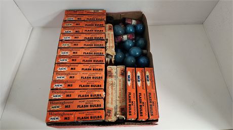Lot Of Vintage Westinghouse Flash Bulbs & Kodak Pan 120 Film
