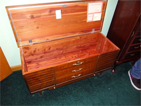 Nice Lane Cedar Chest
