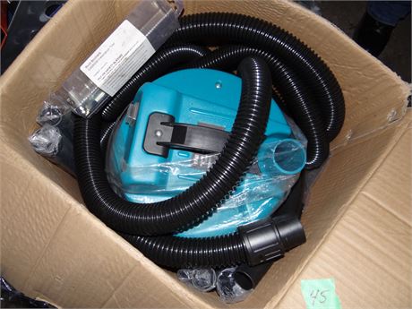 New in Box- Vacuum