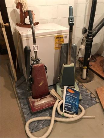 2 Vacuum Cleaners