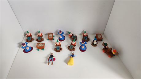 Lot Of Snow White Toys