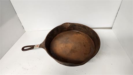 Wagner Sydney O Cast Iron Skillet. 12 Inch
