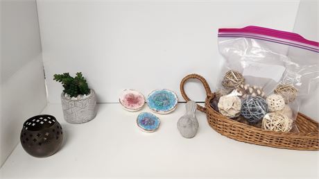 Lot Of Home Decor Items