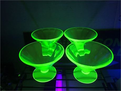 4 Federal Uranium Sherbert Glass Cups