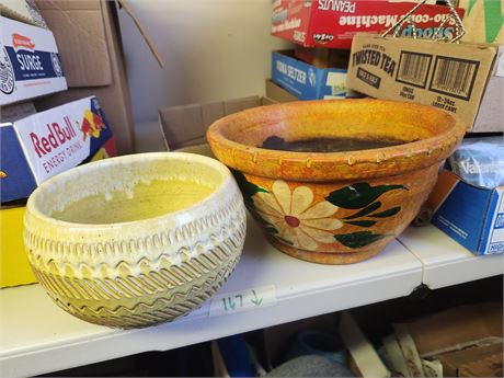 2 Flower Pots