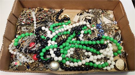 Lot Of Jewelry. Not Sorted
