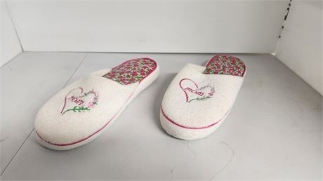 Mom Slippers. Size Large 9-10