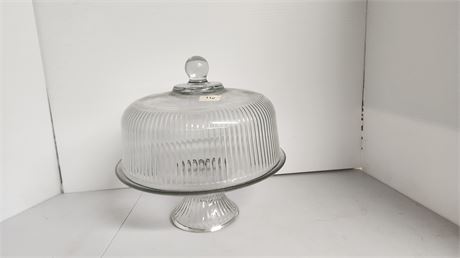 Heavy glass Cake Display In Good Condition