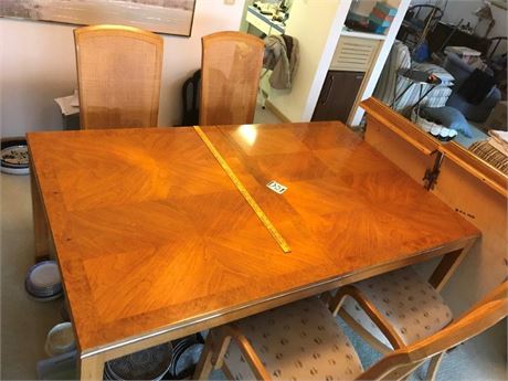Thomasville Dinning Table with 2 Leafs & 6 Chairs