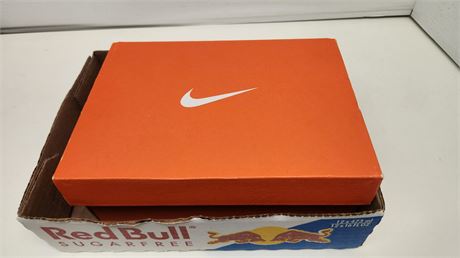 Nike TeamHustle Size 6C Children Shoes