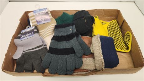 Lot Of Knit Gloves