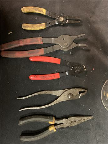 Pliers lot