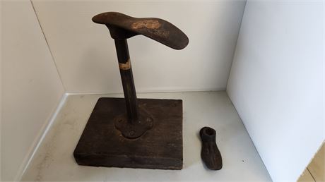 2 cast Iron Shoe Forms & Wood Stand With Pole