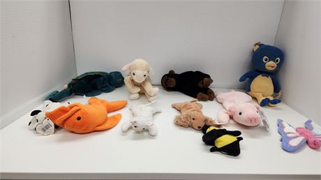 Lot Of Beanie Babies & Plush Toys