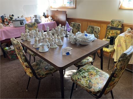 Mid Century Modern Kitchen Table and 6 Chairs