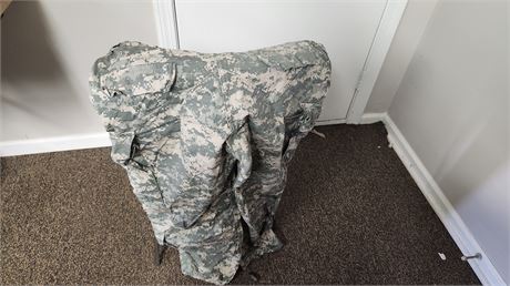 Camo Army Pants. Size Medium/ Regular