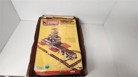 Girder & Panel Action Building Set