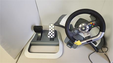XBOX Racing Wheel & Foot Peddles. NOT TESTED