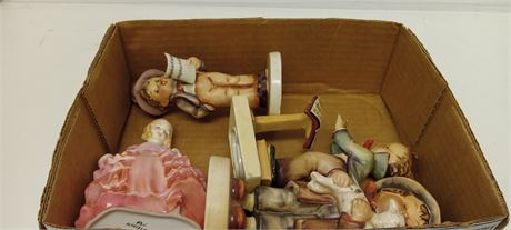 Figurines