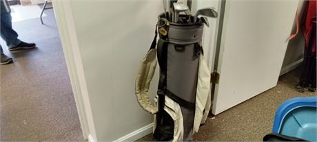 Golf Bag with Clubs