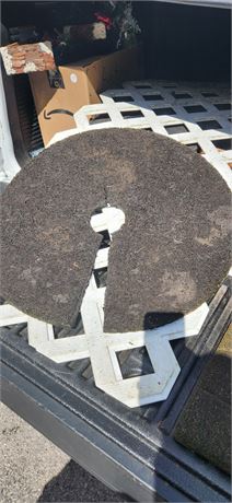 12 Round rubber landscape mats