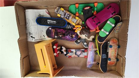 Lot Of Finger Toy Skateboards