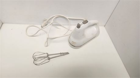 Kitchen Aid Hand Mixer. TESTED & WORKS