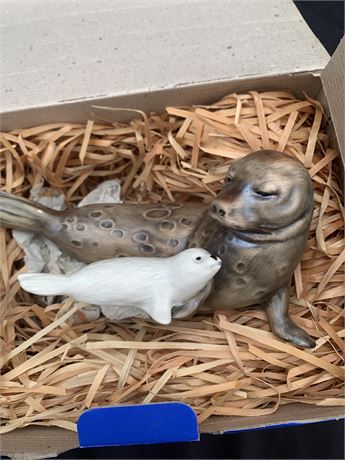Vintage Goebel Mother's Series Figurines Seal And Baby 36-816-09