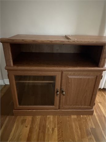 Oak entertainment stand
