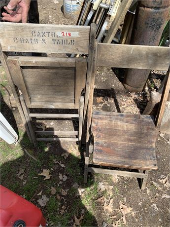 Set Of 2 Vintage Wooden Folding Chairs