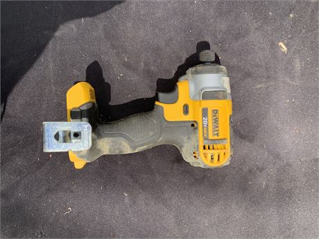 Dewalt 20V Impact Driver Model DCF885 FOR PARTS OR REPAIR