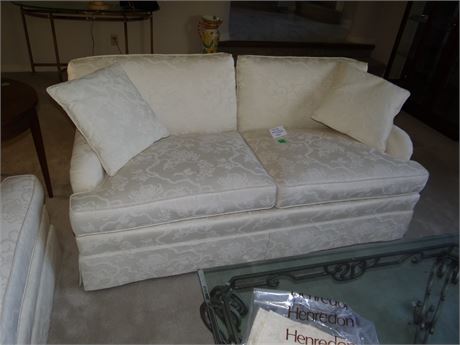 Henredon Loveseat- Small Stain on cushion.