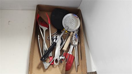 Lot Of Miscellaneous Kitchen Items