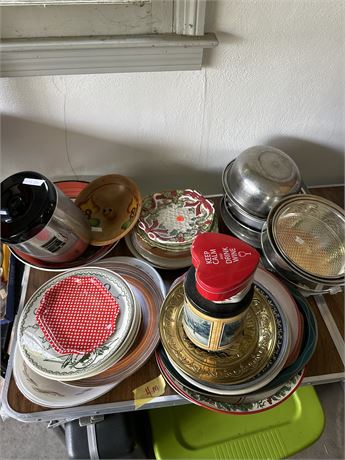 miscellaneous kitchenware table top clean off