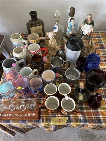 miscellaneous collectibles table top clean off