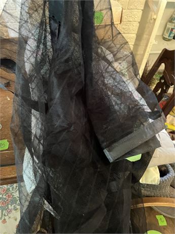 Net Curtain, Magnetic