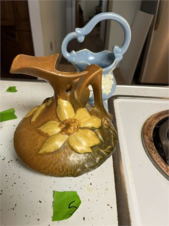 Roseville Vase, Weller Pottery
