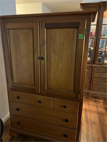 Very Nice Wood Cabinet, Doorknob off, but included, needs screw