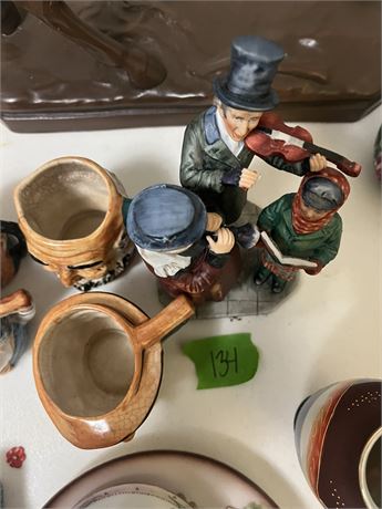 Figurines