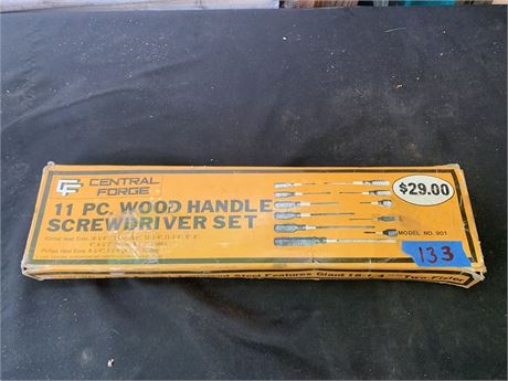 Central Forge 11 Piece Wood Handle Screwdriver Set In Original Box