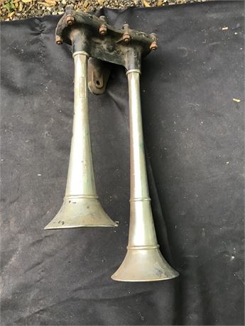Vintage Double Trumpet BW T212688 Air Horns