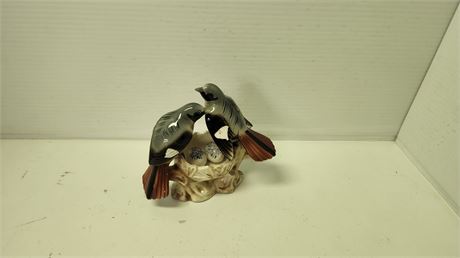 Vintage Birds With Eggs Statue