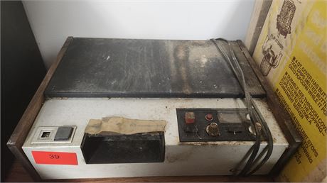Vintage Viking 811 Tape Recorder. NOT TESTED, NEEDS CLEANED & REPAIRED