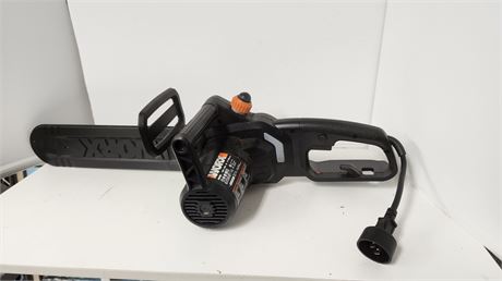 Worx 14 Inch Corded Electric Chainsaw With Box. NOT TESTED