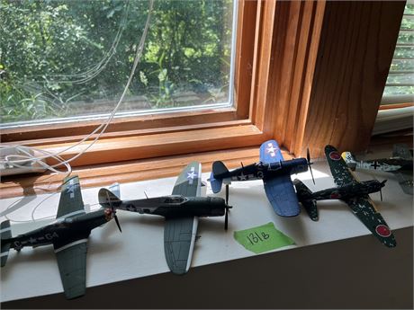 Collectible Toy Airplanes